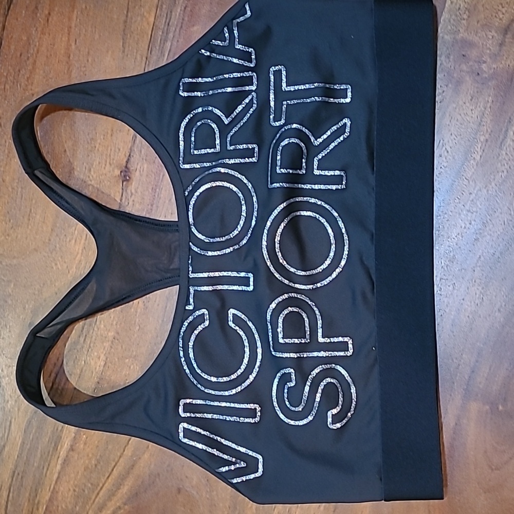 Victoria Sport Medium The Player Racerback Sport bra like new